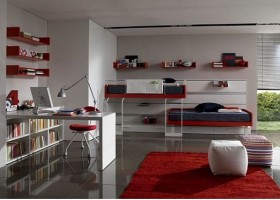 déco chambre garçon gris et rouge