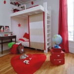 idée déco chambre garçon gris et rouge