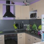 décoration cuisine gris et violet