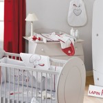 idée déco chambre bébé rouge