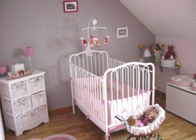 déco chambre bébé gris et violet